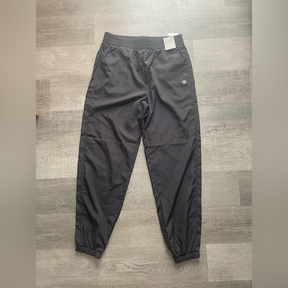 Forever 21 windbreaker joggers - Picture 1 of 4